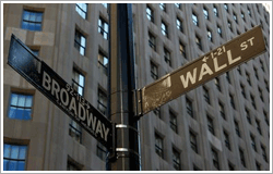 纳斯达克推动华尔街;所有3个指数在周内获得