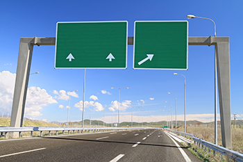 内阁批准高速公路的混合年金模型